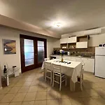 Casa 3 Nodi Карини