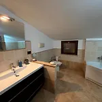 Casa 3 Nodi * קאריני